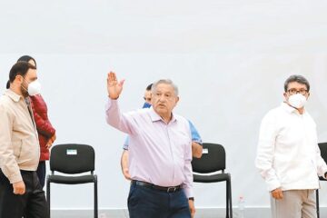Obrador pide delatar a candidatos ‘elegidos’ por el crimen