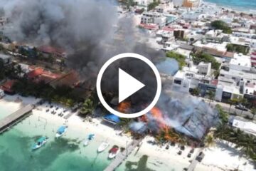 Incendio en Islas Mujeres arrasa con mas de 7 negocios
