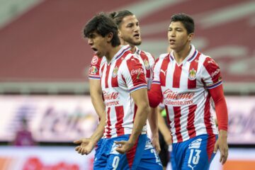Anuncia Chivas a 13 jugadores  transferibles