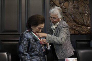 Ifigenia Martínez recibe Medalla Belisario Domínguez con ausencia de AMLO