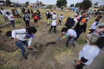 Familiares de desaparecidos localizan restos humanos en parque de Jalisco