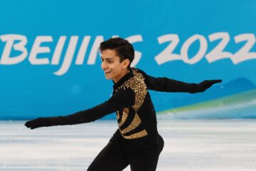 Donovan Carrillo hace historia al clasificar a la final de patinaje artístico en Beijing 2022