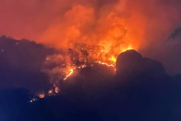 Fuera de control incendio forestal en Tepoztlán; activan apoyo federal