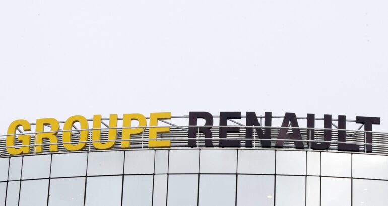 Renault anuncia la suspensión de sus actividades en Rusia. Foto de EFE