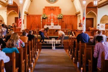 Inician funerales de víctimas de tiroteo en Uvalde, Texas