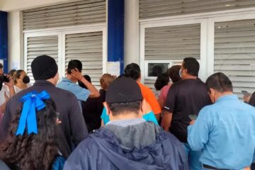 “Broma” de alumno desata pánico por posible tiroteo en preparatoria de Veracruz