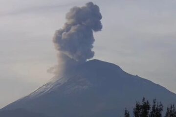 Guía abandona a alpinistas en volcán Popocatépetl; hay una mujer muerta