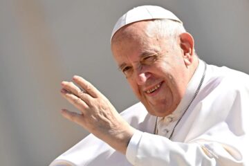 Palabras del papa Francisco sobre Cuba y Raúl Castro causan “indignación” en Miami