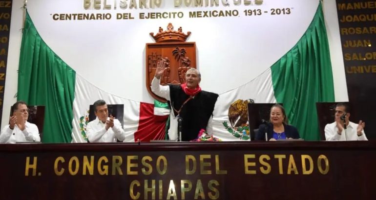 Adán Augusto López en Congreso de Chiapas. Foto de @TabascoHOY