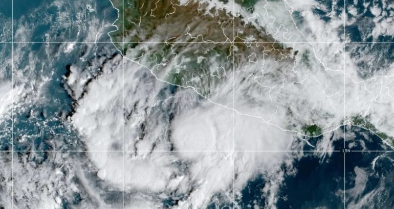 Tormenta tropical Roslyn. Foto de GOES / NOAA