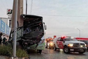 Choque de camión contra torre de alta tensión en NL deja 22 heridos; conductor se quedó dormido