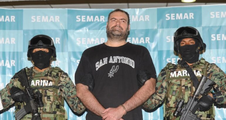 Fotografía de archivo de la Secretaría de Marina que presenta a Sergio Enrique Villarreal Barragán, alias 'El Grande'. Foto de EFE/Mario Guzmán