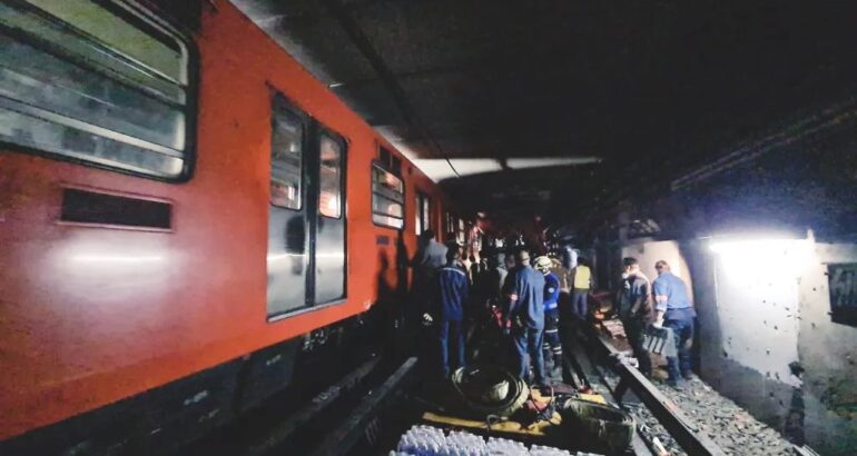 Labores en Línea 3 del Metro tras choque. Foto de @GCalderon_Metro