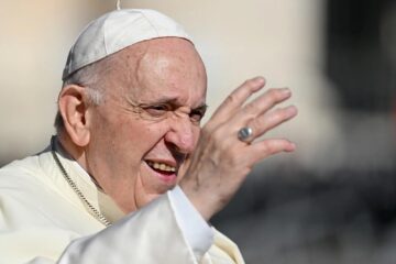 Papa Francisco amenaza con el “infierno” a fieles “presuntuosos” que juzgan