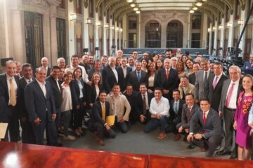 López Obrador se reúne con gobernadores en Palacio Nacional para revisar programas sociales