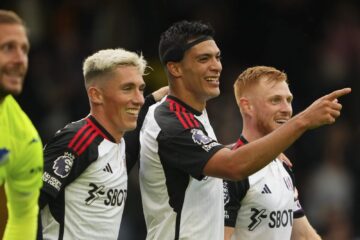 Raúl Jiménez anota su primer gol con el Fulham en juego amistoso