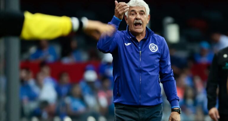 El entrenador de Cruz Azul, Ricardo Ferretti. Imagen de archivo. EFE/ José Méndez