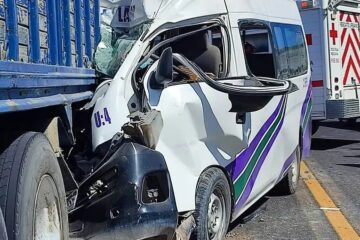 Accidente en carretera de Puebla deja cinco muertos y 13 heridos