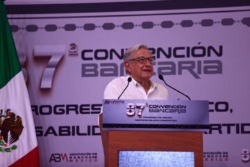 López Obrador agradece a banqueros relación mutua de respeto