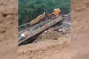Colapsa puente en construcción en SLP