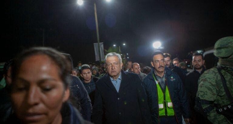 AMLO en Tlahuelilpan. Foto: Miguel Dimayuga.