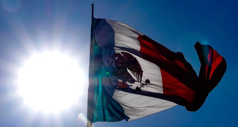 No es la primera vez que se presenta una iniciativa de reforma a la Constitución para cambiar el nombre a México. Crédito: Cuartoscuro.