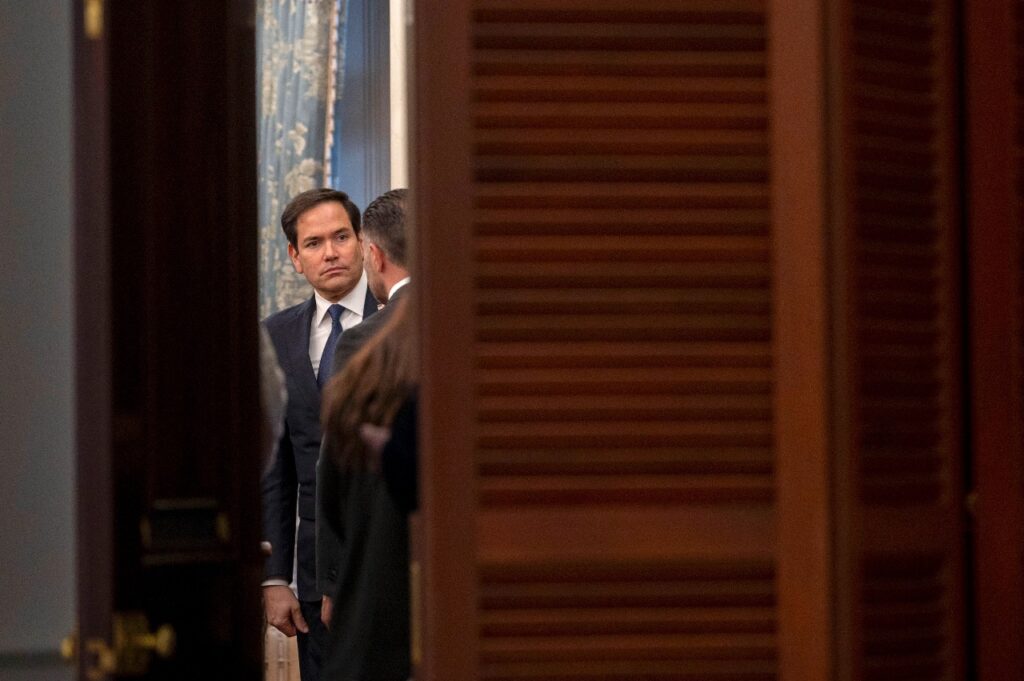 El secretario de Estado de EU, Marco Rubio, en el encuentro con el Gabinete de Seguridad de México, ocurrido ayer en el Departamento de Estado, en Washington. Foto AP.