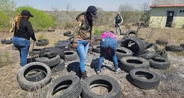 Mujeres integrantes del colectivo Amor a los Desaparecidos descubrieron osamentas y restos incinerados de al menos 14 personas en Reynosa, Tamaulipas. Foto cortesía de la agrupación.