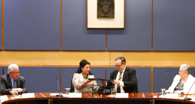 Brugada firma convenio en materia de Educación, Innovación y Justicia Social con el Rector de la UNAM, Leonardo Lomelí.