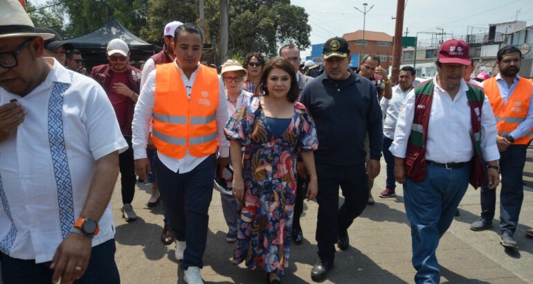 Recorre Brugada Campamento afectado por incendio y anuncia que los afectados tendrán vivienda.