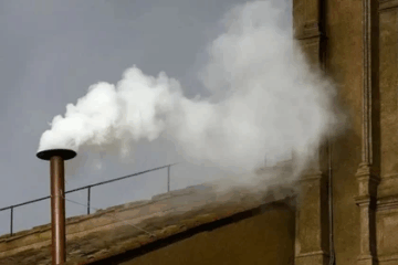 ¡Hay humo blanco en el Vaticano!