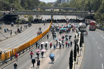 Realiza la CNTE bloqueos en la Ciudad de México.