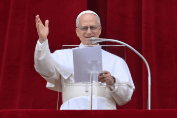 Difunde Vaticano imagen oficial del Papa León XIV.
