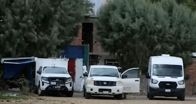 La Fiscalía General del Estado de Guanajuato (FGE) confirmó el hallazgo de 17 cuerpos humanos en una vivienda ubicada en la comunidad Rancho Nuevo del Llanito, en Irapuato. Foto: Especial (X).