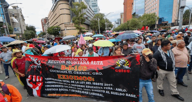 Los maestros de la CNTE cumplen dos semanas protestando en CDMX. / Foto: Romina Solís / El Sol de México.