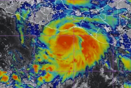 “Erick” se convierte en Huracán y amenaza la parte sur de México.