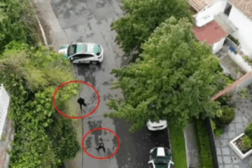 Dron capta persecución y caída de ladrones en azotea de Bosques de las Lomas.