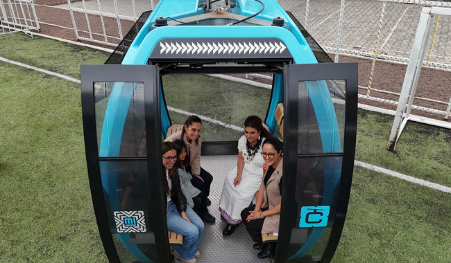 La presidenta Claudia Sheinbaum y la jefa de Gobierno Clara Brugada recorren la Línea 4 del Cablebús, que conectará Tlalpan con Coyoacán y será la más larga del mundo.