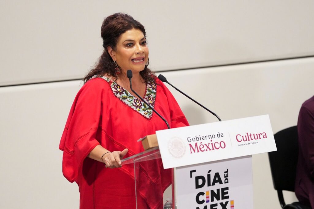 Clara Brugada y Claudia Sheinbaum destacan valor del cine nacional.