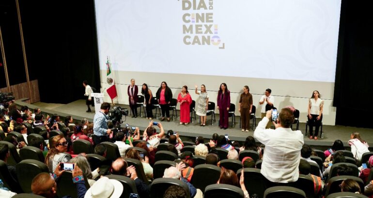 Clara Brugada y Claudia Sheinbaum destacan valor del cine nacional.