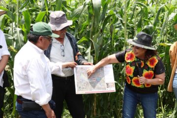 Clara Brugada impulsa plan estratégico para rescatar la zona lacustre de Xochimilco y Tláhuac.
