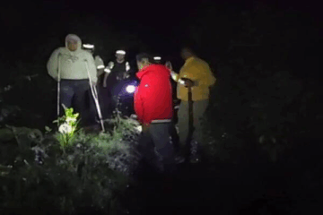 Abandonan a familia en Veracruz tras asalto en carretera.