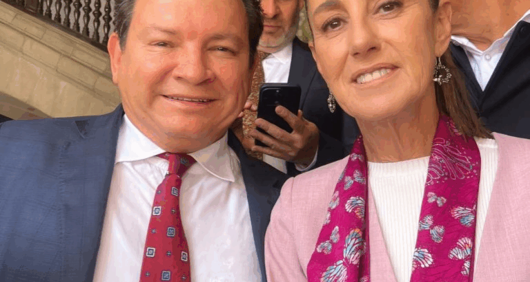 El gobernador Joaquín Díaz Mena durante la reunión con la presidenta Claudia Sheinbaum en Palacio Nacional, donde revisaron avances del modelo IMSS-Bienestar.