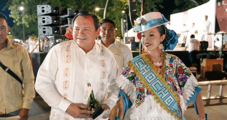 Díaz Mena celebra fortaleza de la identidad maya