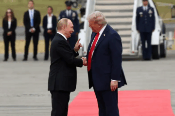Trump y Putin se reúnen en Alaska para buscar un alto al fuego.