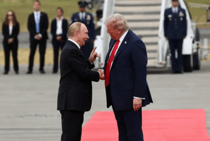 Trump y Putin se reúnen en Alaska para buscar un alto al fuego.