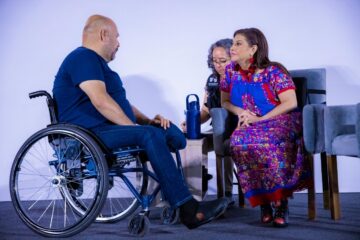 Clara Brugada refuerza su cercanía con la ciudadanía en la Jornada 45 del Zócalo Ciudadano.