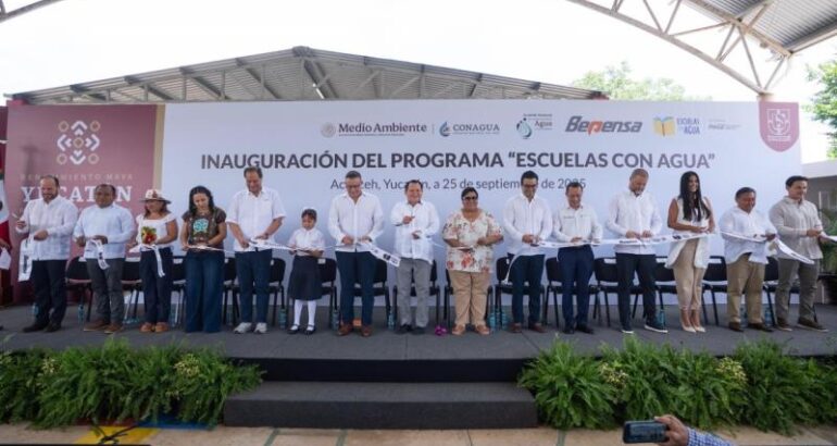 El Gobernador Joaquín Díaz Mena encabezó en Acanceh la puesta en marcha de esta estrategia que beneficiará a más de seis mil estudiantes en 26 municipios yucatecos.