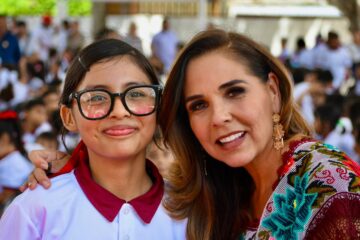 Mara Lezama entrega nuevo domo en primaria “Guadalupe Victoria” de Chetumal.