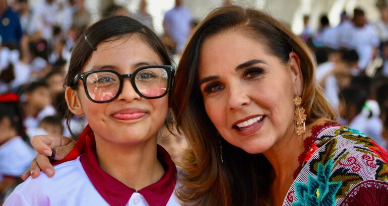 Tuvieron que pasar 39 años de servicio a la comunidad para que esta escuela contara con un domo, tan necesario para la protección de niñas y niños
